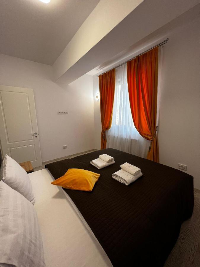 Cozy Apartments - City Center Iasi Bagian luar foto