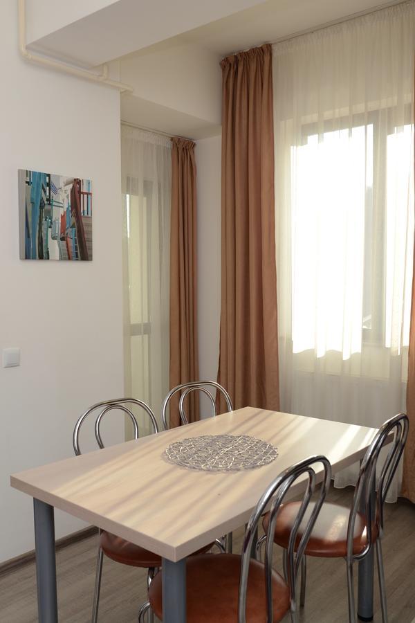 Cozy Apartments - City Center Iasi Bagian luar foto