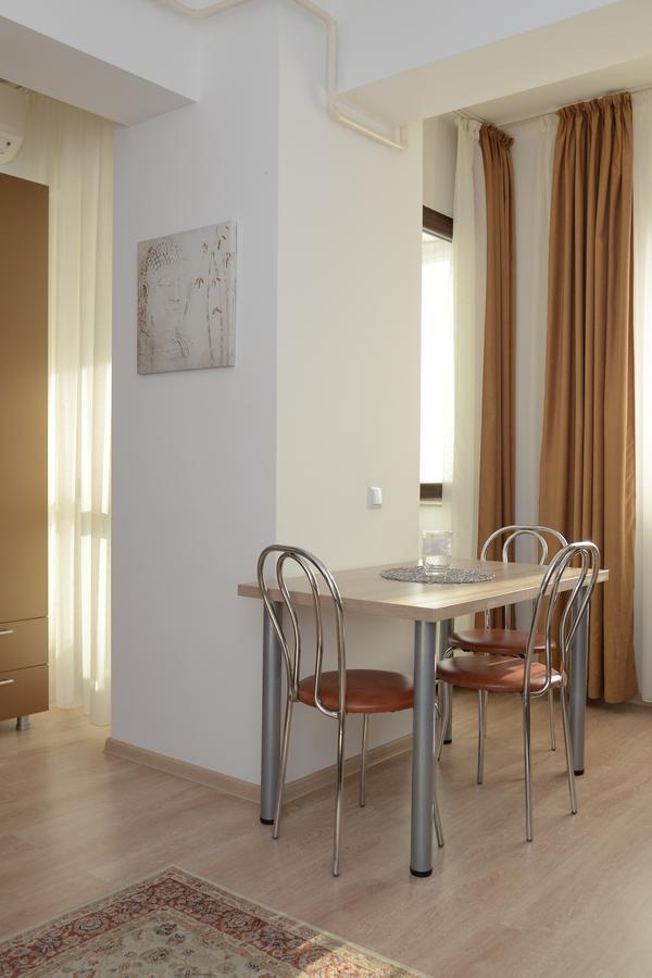 Cozy Apartments - City Center Iasi Bagian luar foto