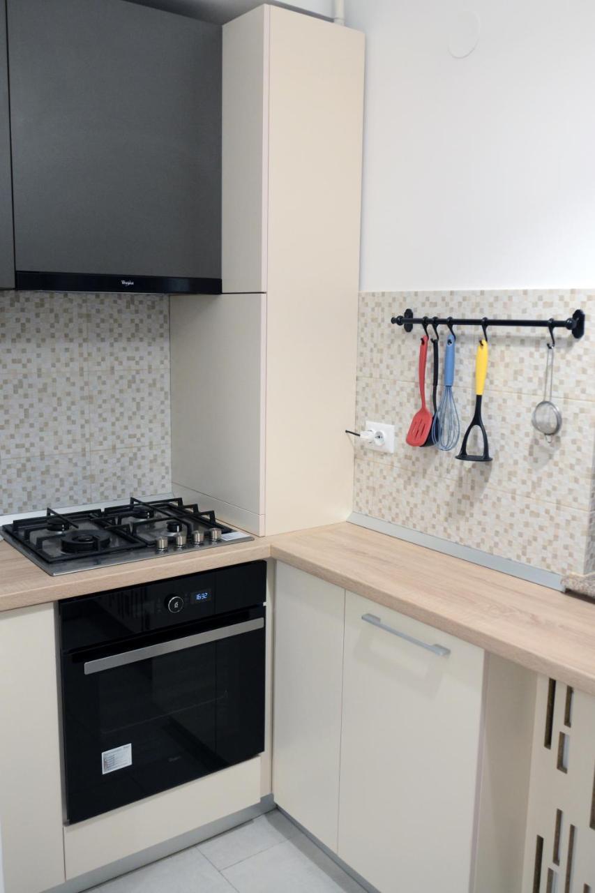 Cozy Apartments - City Center Iasi Bagian luar foto